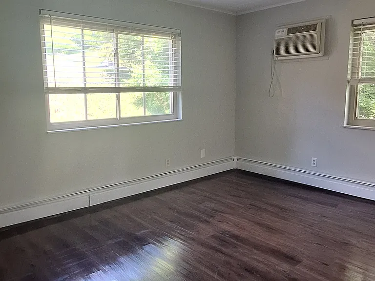 300 Highway Ave #4 — Photo 9