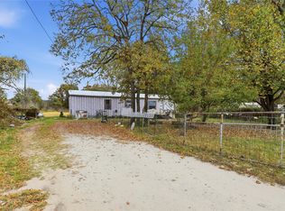 401 East Rd, Granbury, TX 76049