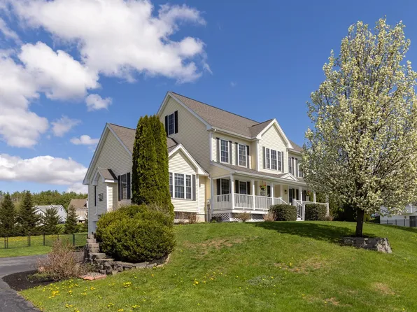 15 Victoria Drive, Somersworth, NH 03878