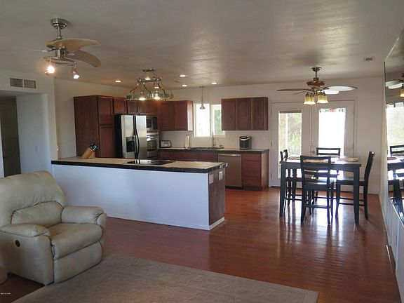 3rd image of 2630 Penny Ln