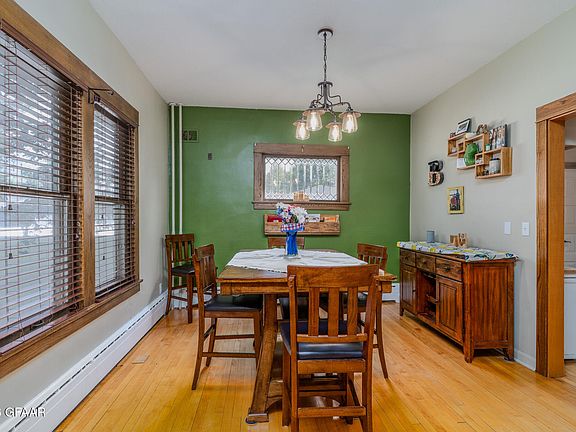5th image of 109 Fenton Ave