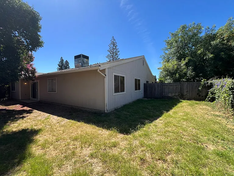 6347 Villa Dr — Photo 14