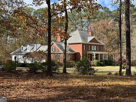 2nd image of 8467 Hearn Rd