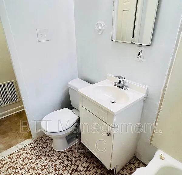 8717 Plymouth St #4 — Photo 24