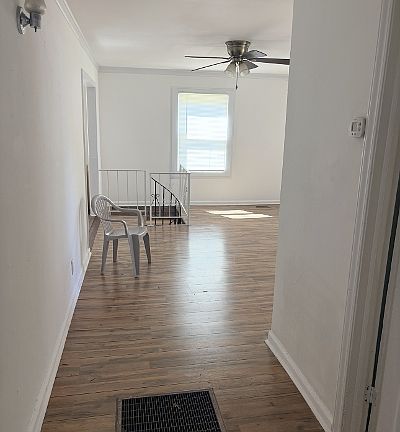 3rd image of 501 Lansing St