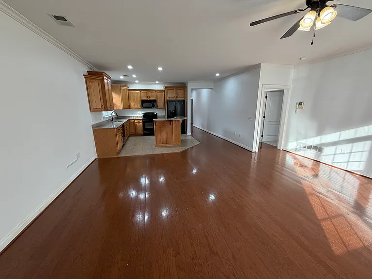 15308 Royal Troon Ave #9 — Photo 6