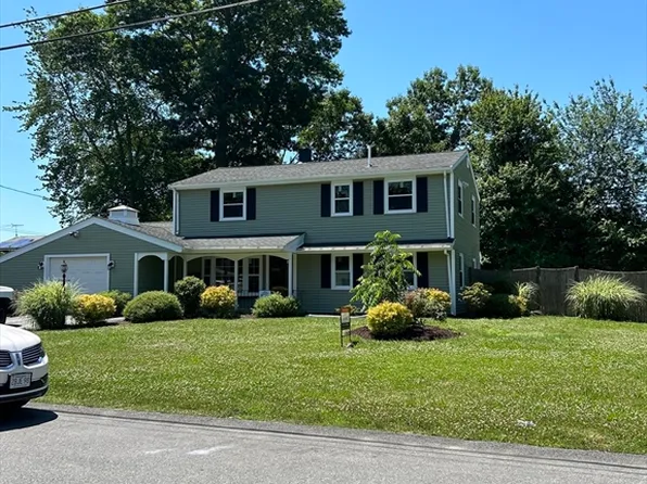 126 Bourne St, Brockton, MA 02302