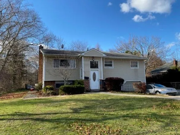 1029 Joselson Avenue, Bay Shore, NY 11706