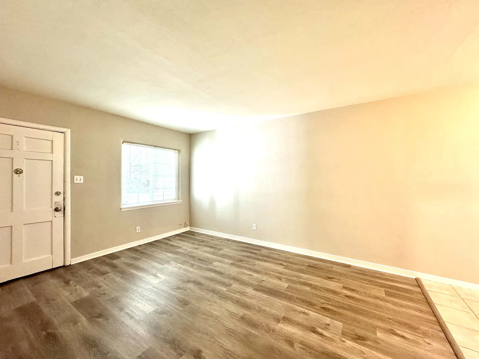 2 bed, 600 sqft, $1,785 — Photo 3