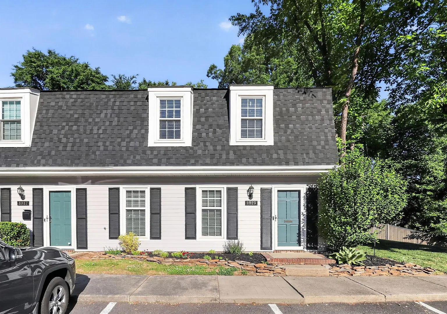 3 Bed/2.5 Bath Townhouse for RENT! — Photo 1
