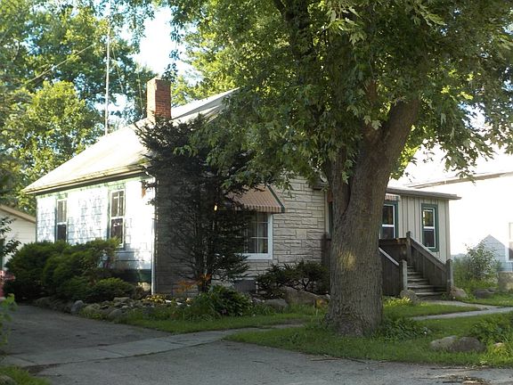 3rd image of 106 W Park St