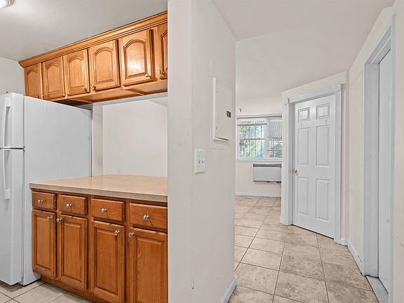 5th image of 43 Van Wagenen Ave APT Gb