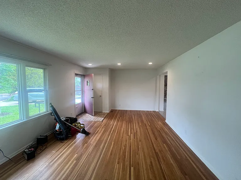 8507 Penn Cir — Photo 10