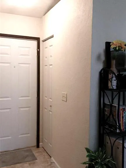 109 Ashley Dr — Photo 3
