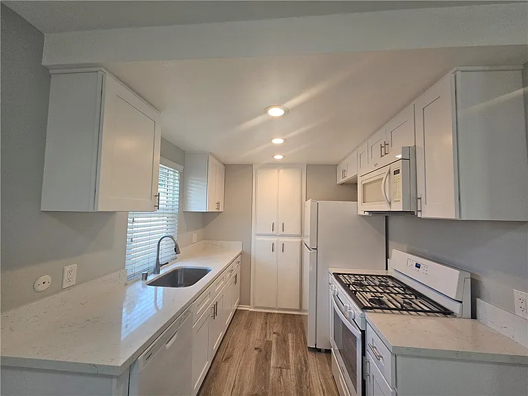 20361 Ivy Hill Ln #12 — Photo 6