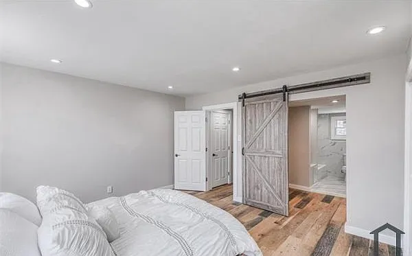 2021 W Oxford St — Photo 14
