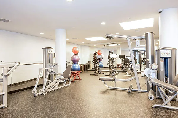 Sold by Sotheby's International Realty | media 14