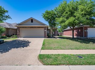 408 Jasmine Ln, Waxahachie, TX 75165
