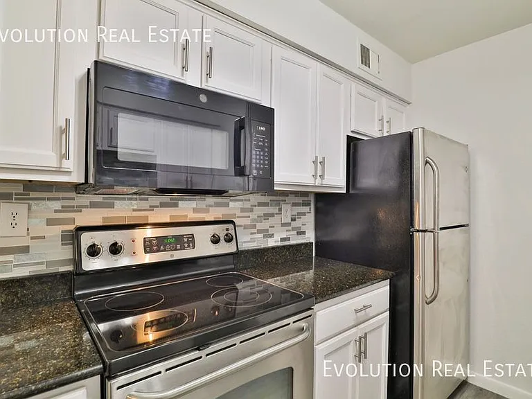 5995 N 78th St #2110 — Photo 13