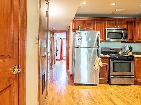 5th image of 488 Macon St APT 3