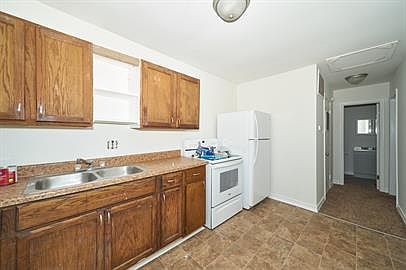 3rd image of 3138 E Bradbury Ave #10912124