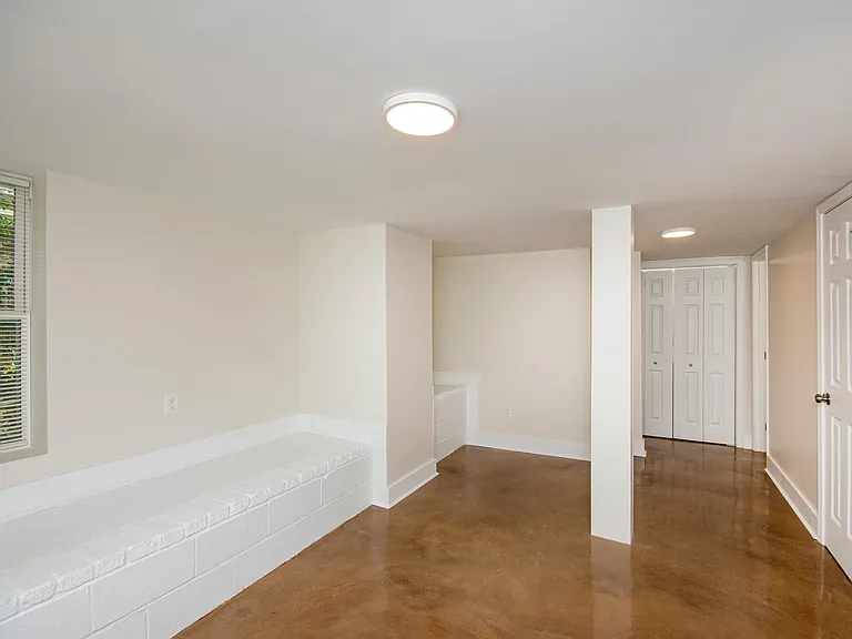 935 Victory Dr SW #B — Photo 14
