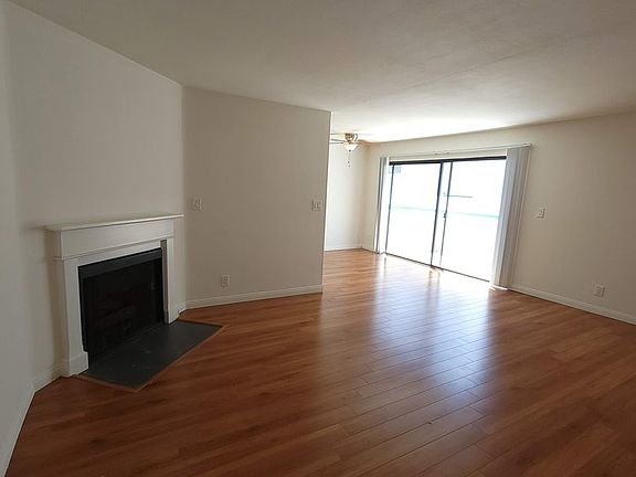 5th image of 647 N Hayworth Ave APT 103