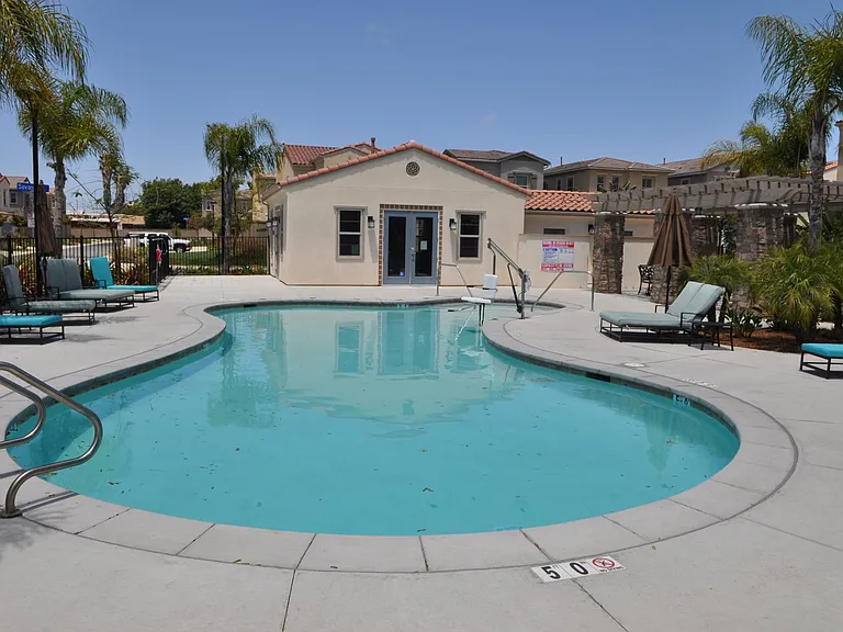 1124 Cherry Tree Ln — Photo 22