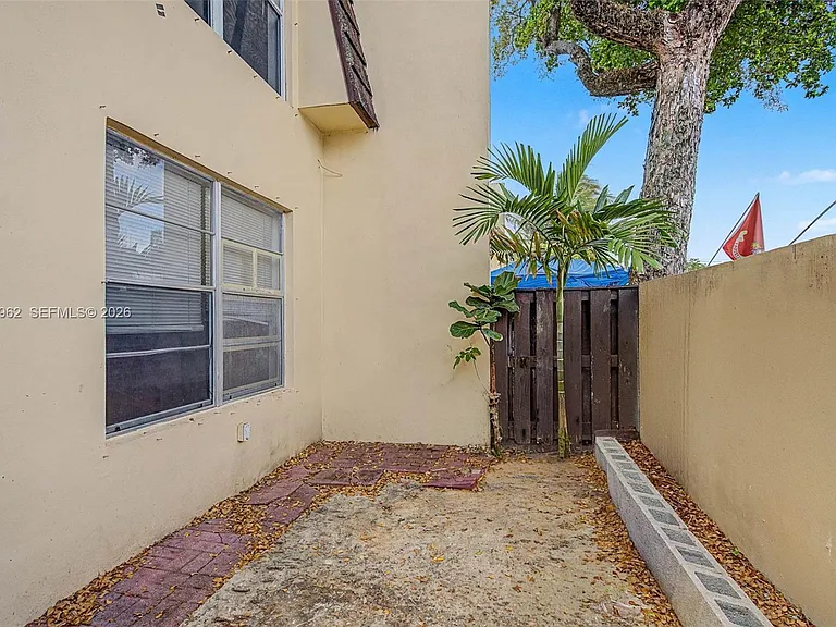 3764 SW 60th Ter #15 — Photo 7
