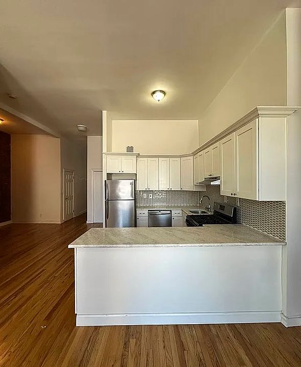 1st image of 261 Flatbush Ave #2R