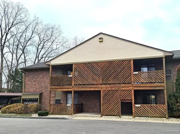 16544 Clarkson Dr #36, Fraser, MI 48026