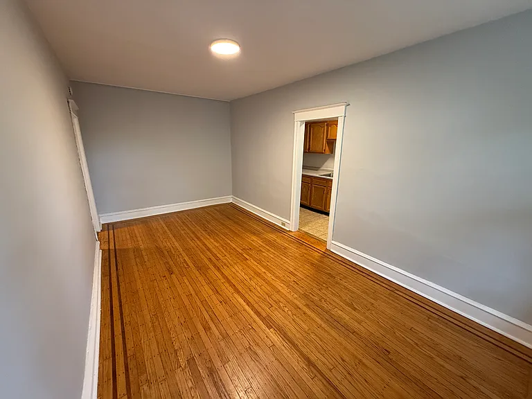 216 S Carol Blvd — Photo 15