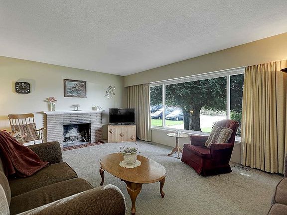 3rd image of 10236 125th St