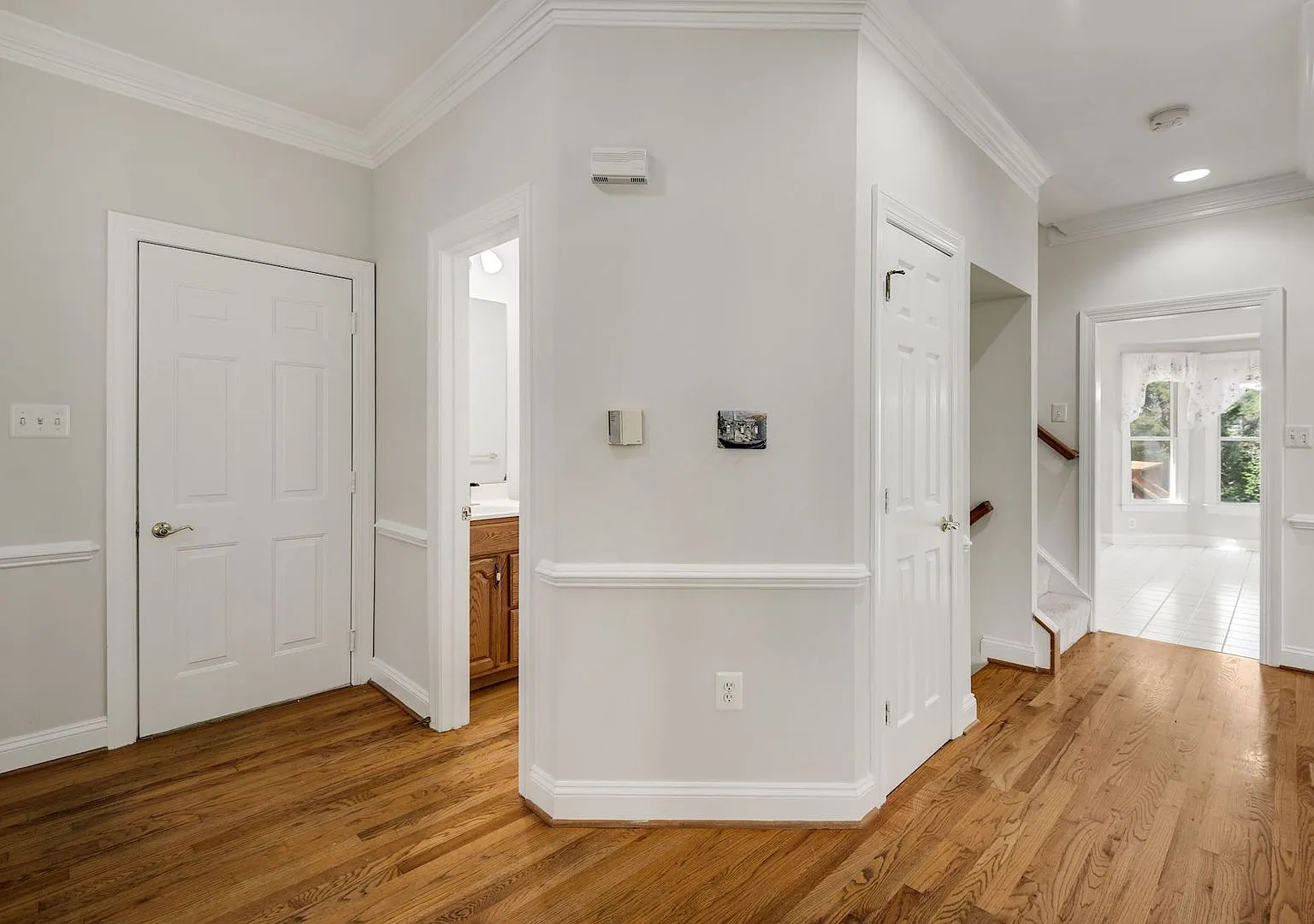 3 Bed 2 Full Bath 2 Half Bath - Silver Spring Colonial - Military clause supported — Photo 3