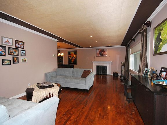 2nd image of 80 Westwood Cir