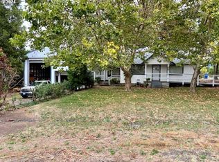 90 SW Civil Bend Ave, Winston, OR 97496