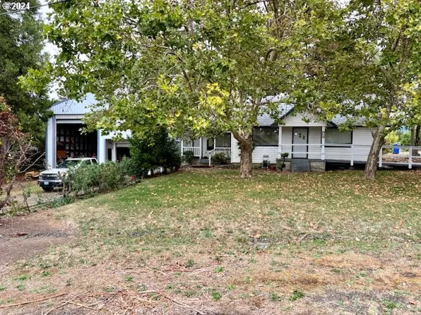 90 SW Civil Bend Ave, Winston, OR 97496