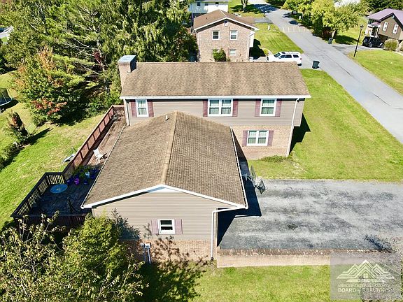 3rd image of 161 Cardinal Ave