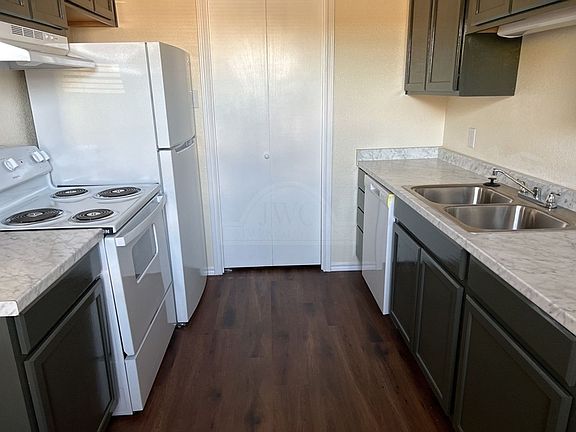 5th image of 504 Esther Cir APT D