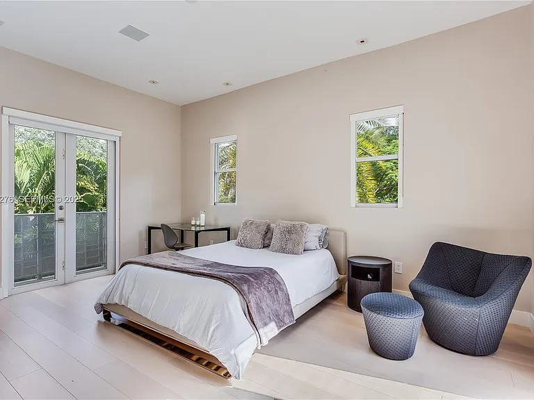 1701 Espanola Dr — Photo 10