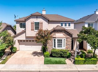 1743 N Mont Blanc Ln, Clovis, CA 93619