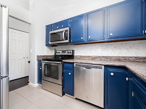 5th image of 5804 Stoneshead Ct