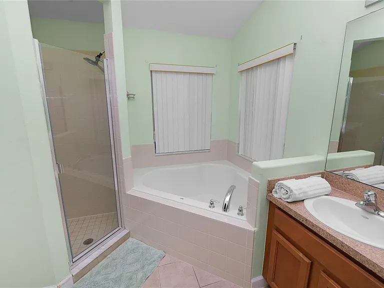 548 Old Bridge Cir — Photo 42
