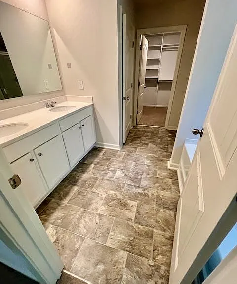 2728 Piper Dr S — Photo 31