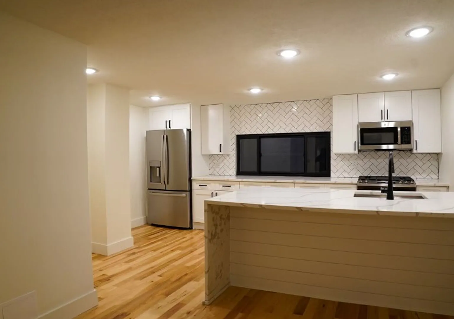 Student Housing - South Side — Photo 4
