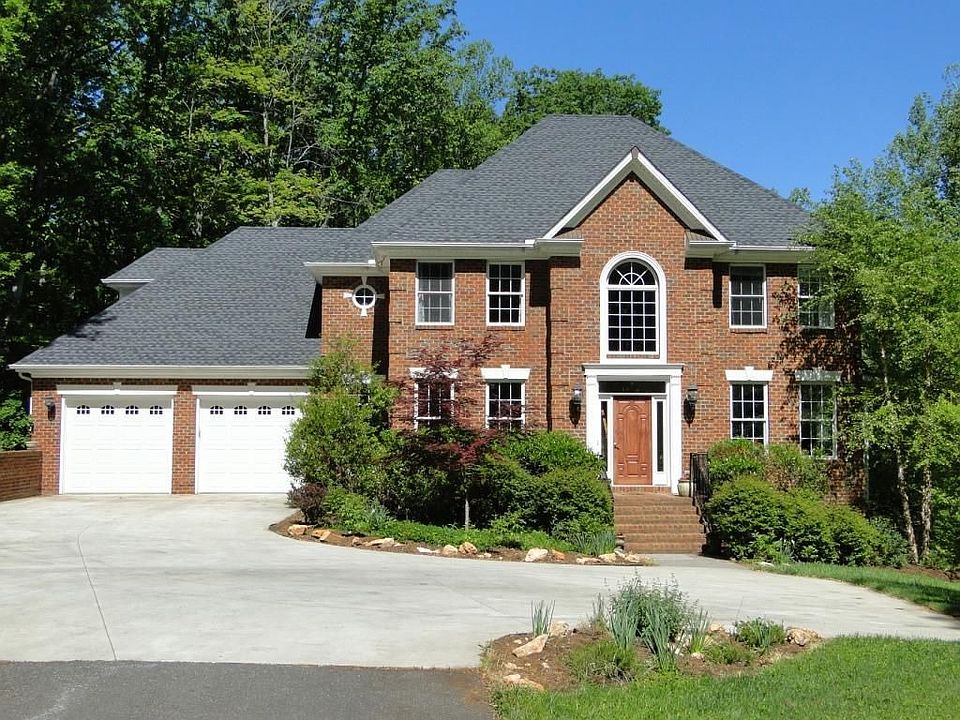2nd image of 200 Windy Ridge Dr