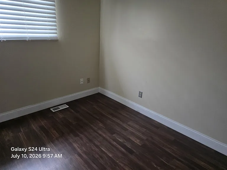 950 Halesworth Dr — Photo 9