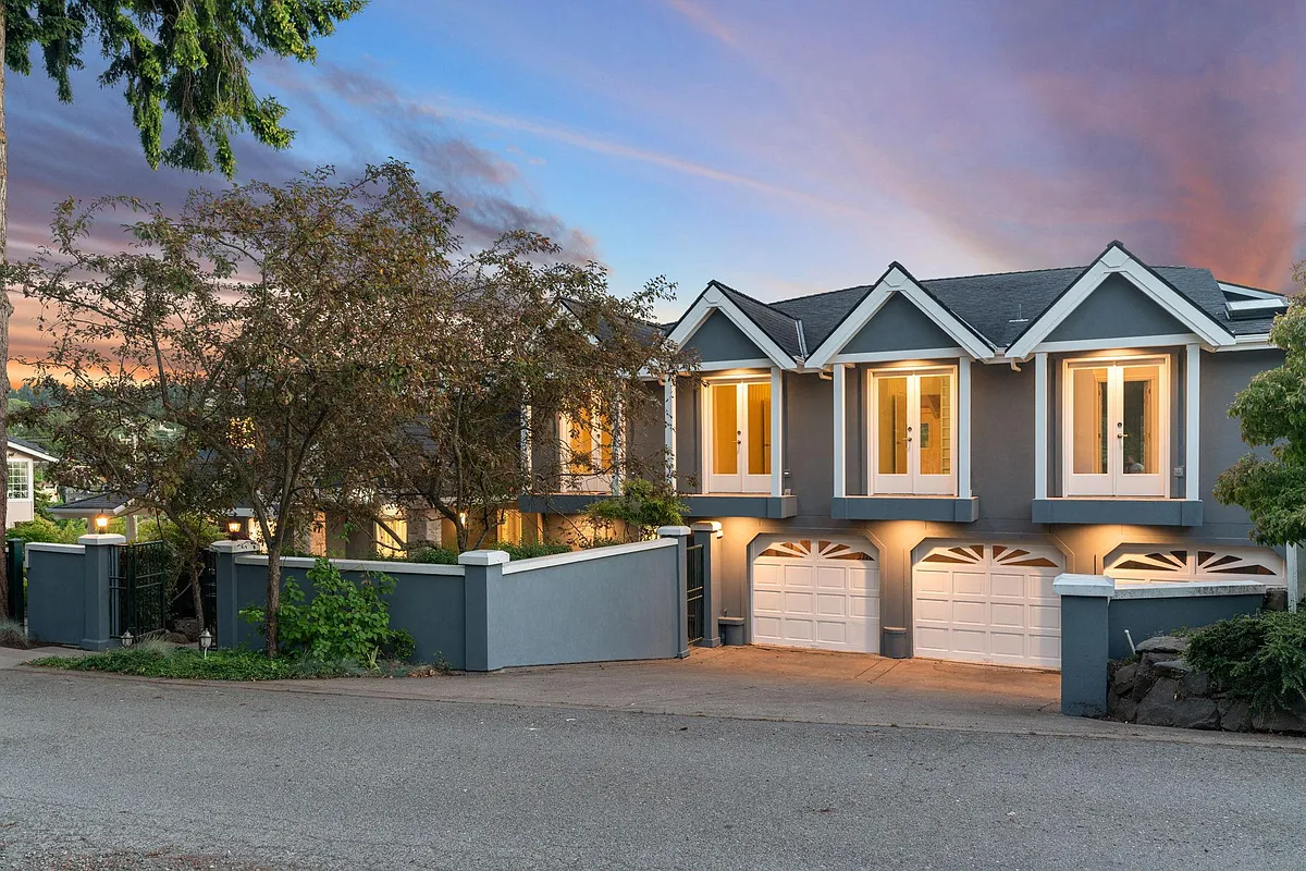 3437 NW 56th St, Seattle, WA 98107 HotPads