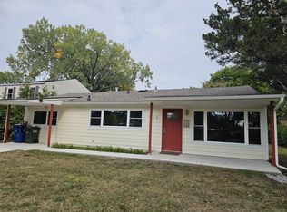 912 Schwarz Rd, Lawrence, KS 66049