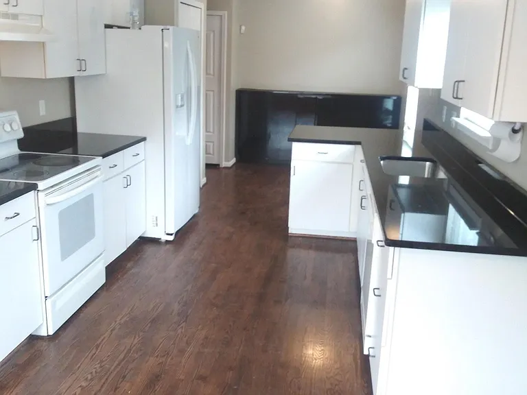 436 E Kenilworth Ave — Photo 11